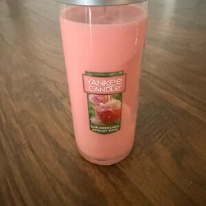New Yankee Sun Drenched Apricot Rose candle 20oz